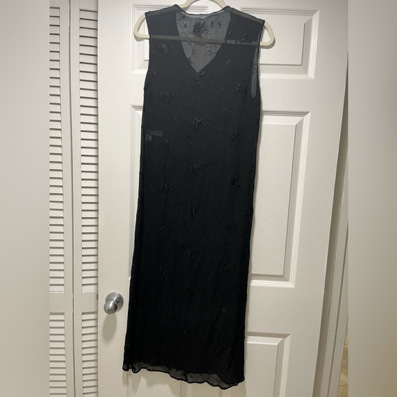 - - st Vincent black shift maxi dress, size M, embroidered in floral detai… - Picture 2 of 7